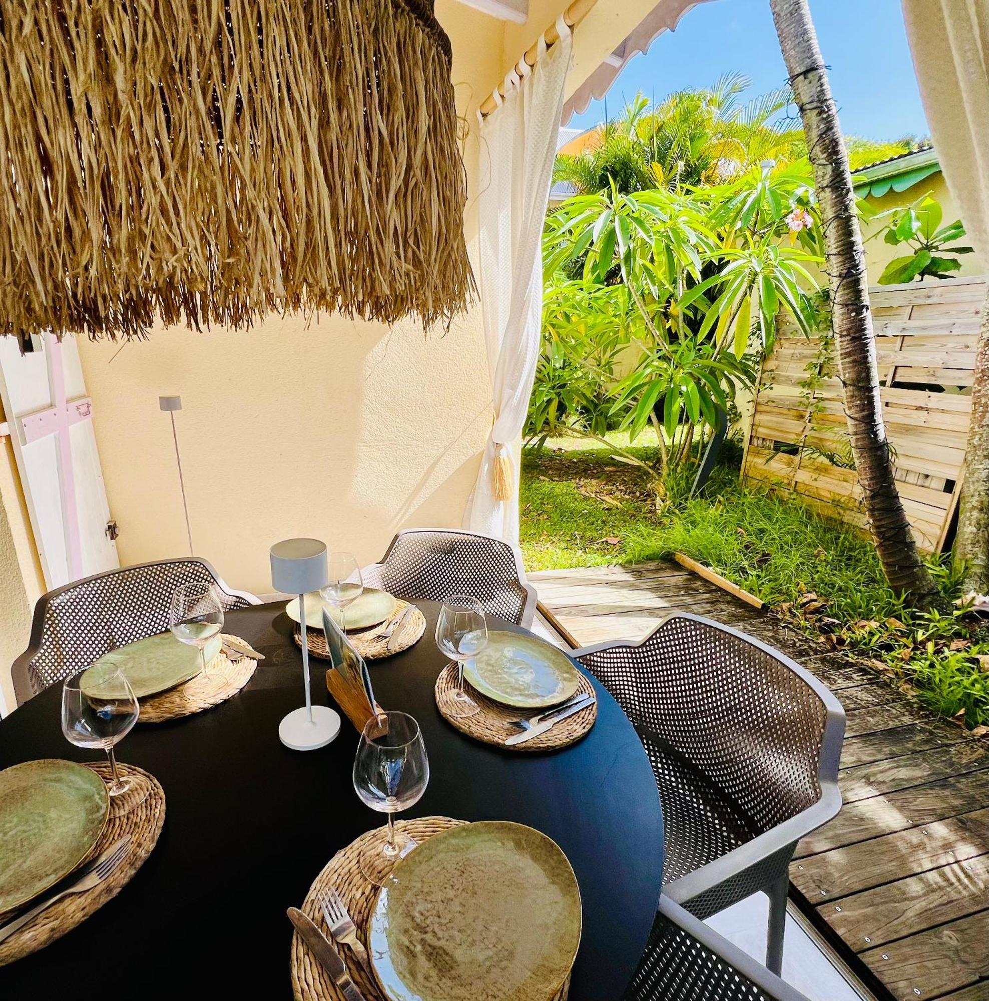 Ile Tropical Lodges Сент-Анн Екстер'єр фото
